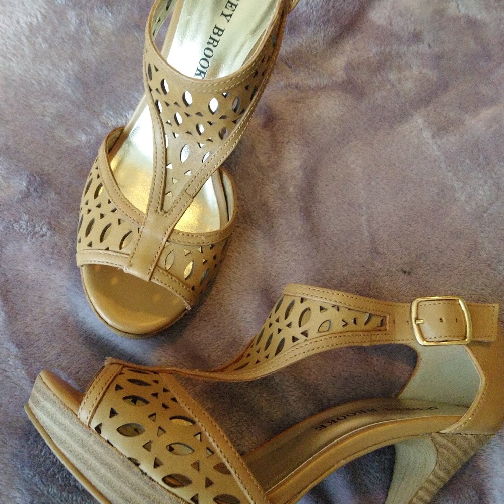 Audrey Brook beige heels